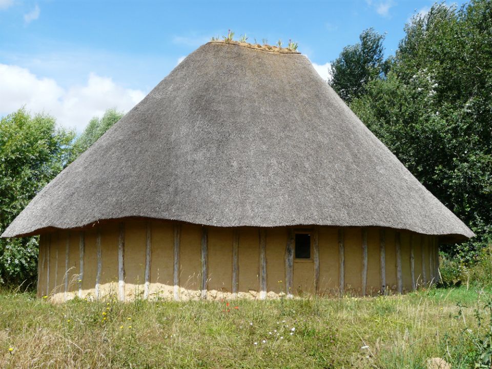 Campingplatz Frankreich Centre : Remontez le temps en visitant le Jardin de la préhistoire à Auneau 