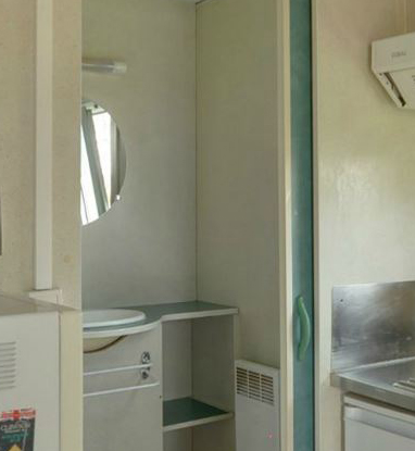 Camping Eure et Loir : Salle de douche et wc séparés