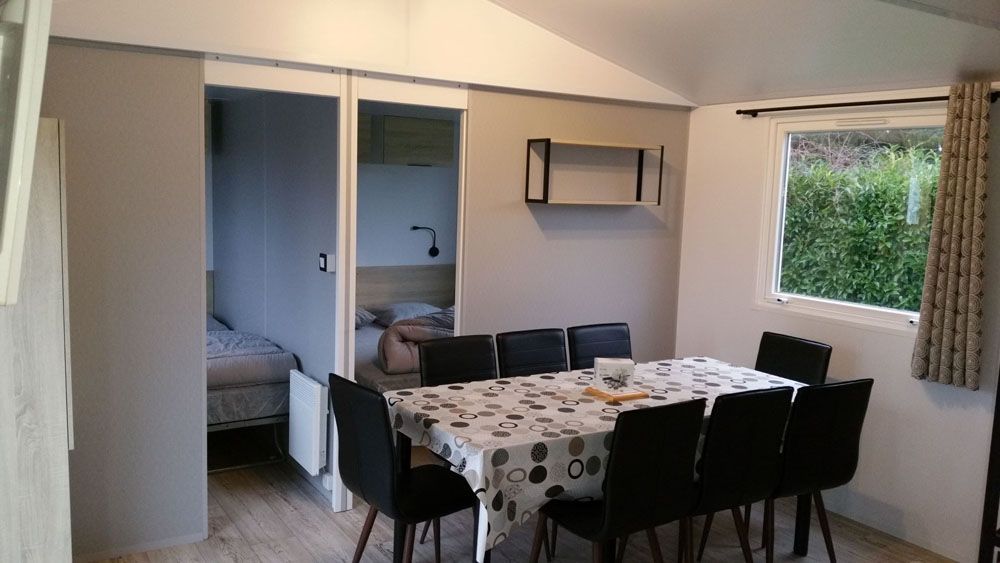 ᐃ LES ILOTS DE SAINT VAL ***, Séjour Campsite Eure et Loir France Centre : Pièce de vie avec salon et coin repas