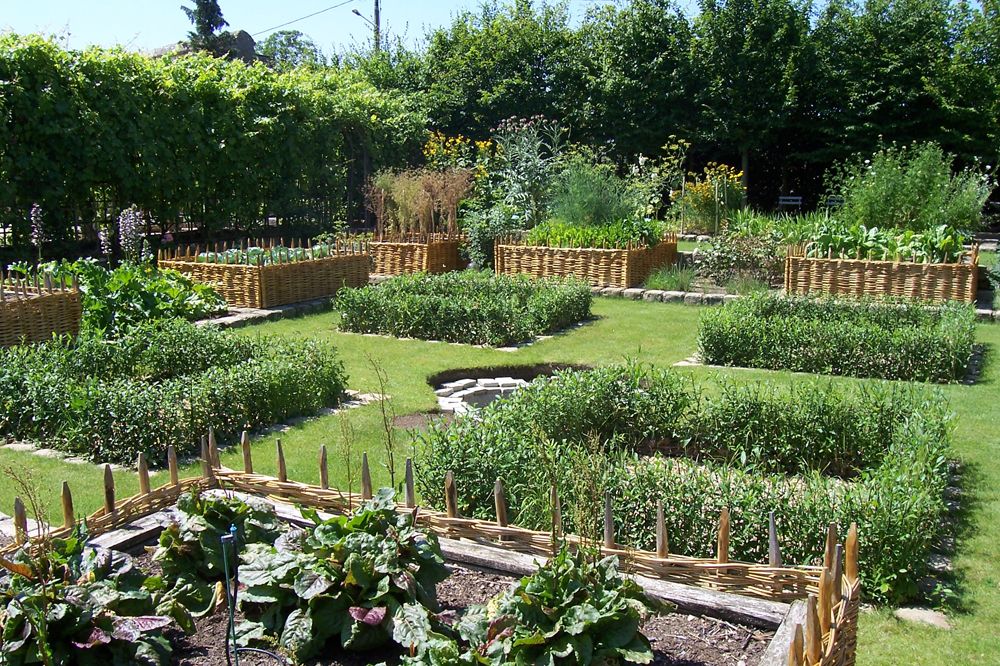 Camping Eure et Loir : Parcourez le jardin médiéval Bois-Richeux près du camping