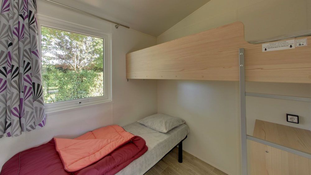 Campingplatz Frankreich Centre : Une chambre avec 2 lits simples